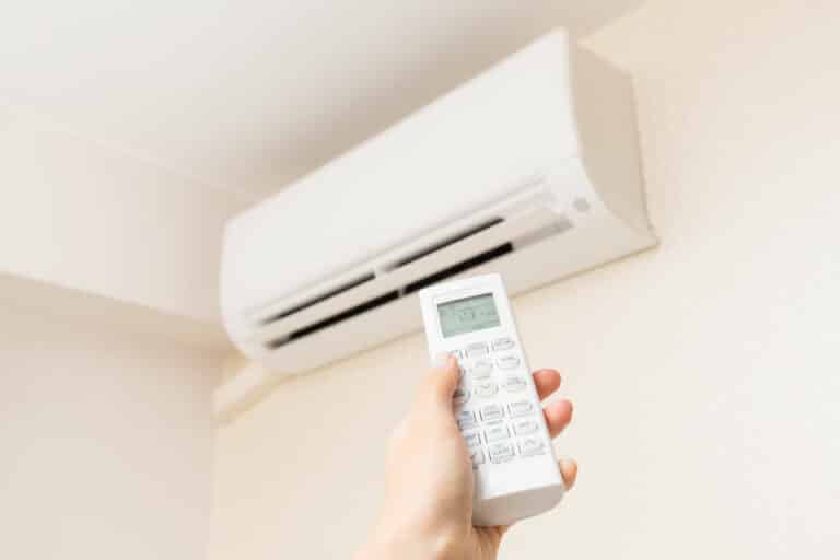 Read more about the article Pourquoi installer un système de climatisation sur un lieu de travail ?