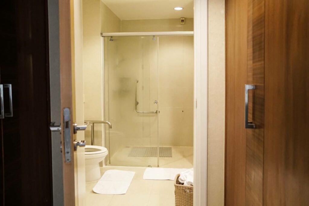 Lire la suite à propos de l’article Personnes handicapées : comment adapter sa salle de bain ?
